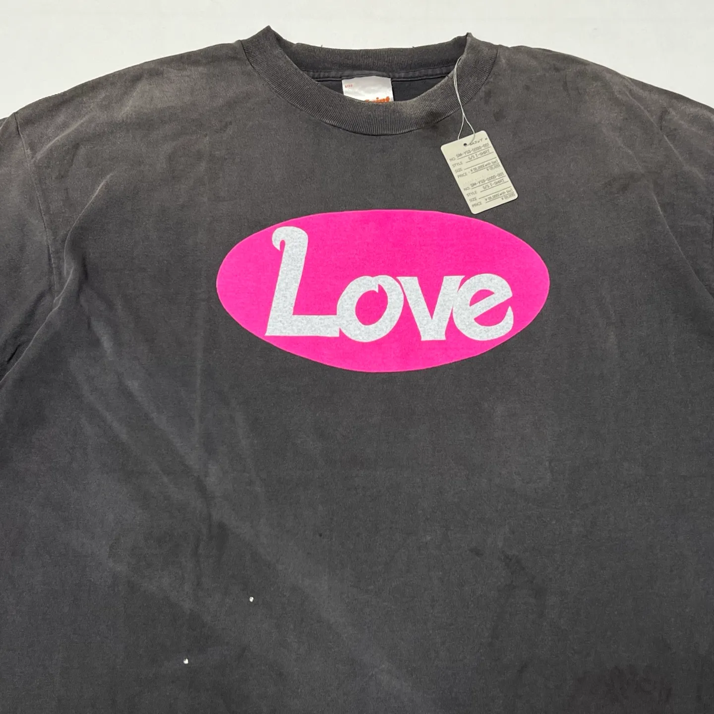 SAINT Mxxxxxx SS TEE/LOVE/BLK LOVE Pink Love Skull Distressed TEE Washed Black S-XL Cylindrical Fabric Ready-made Assute Dyeing Ma Liu Fading Washing Technology Top Printing Technology Handmade Graffiti Splashing Ink Correct Main Mark/Wash Mark/Anti-Counterfeiting Label Top Purchasing Level